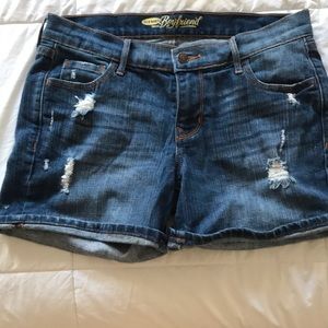 Women’s old navy boyfriend fit denim shorts
